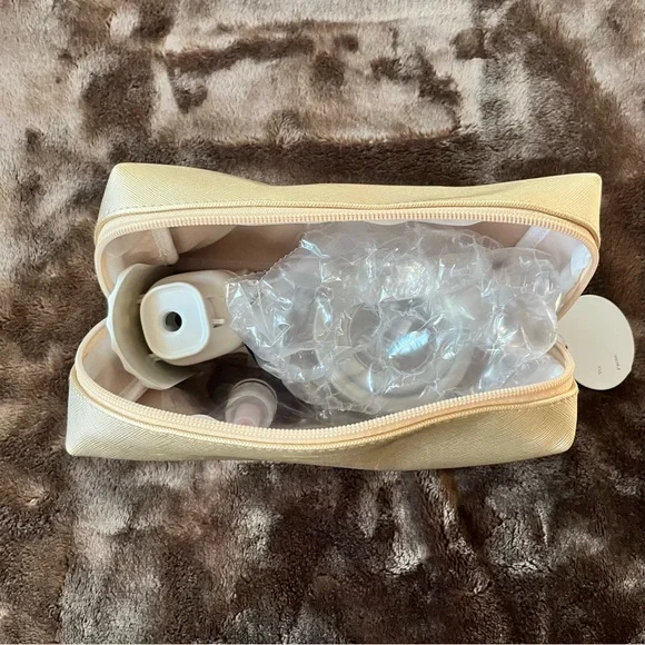 NWT YANKEE CANDLE GIFT SET ZIPPERED GOLD BAG/TOTE - Picture 2 of 8